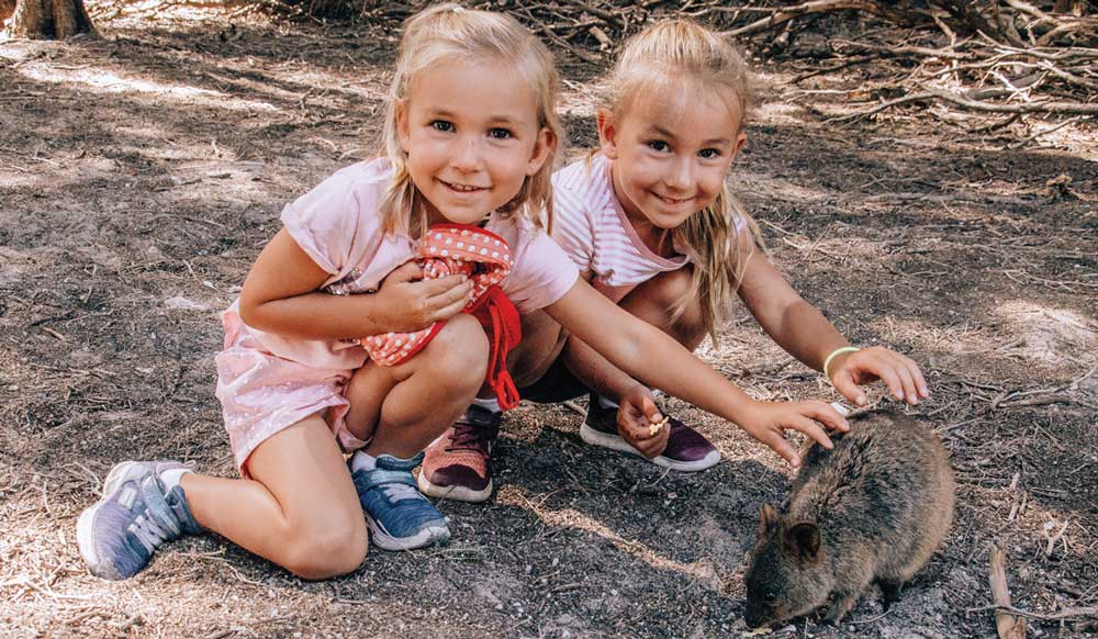 Posing with a quokka