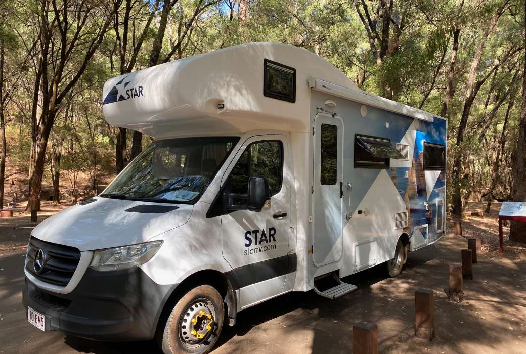 Star RV motorhome at Honemoon Pool picnic area