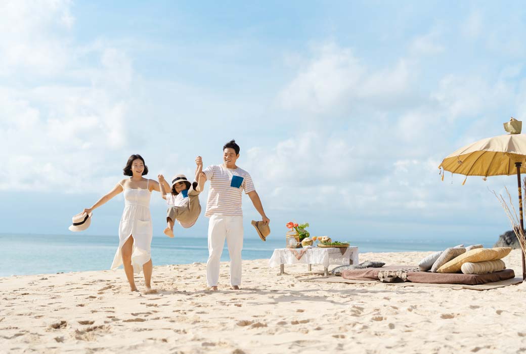 Kubu Beach Club at Ayana Bali
