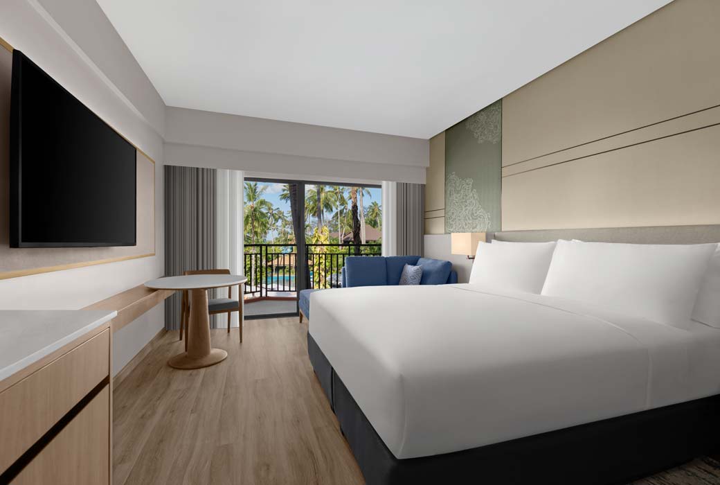 The Premier Guestroom Pool View King at Courtyard by Marriott Phuket, Patong Beach Resort