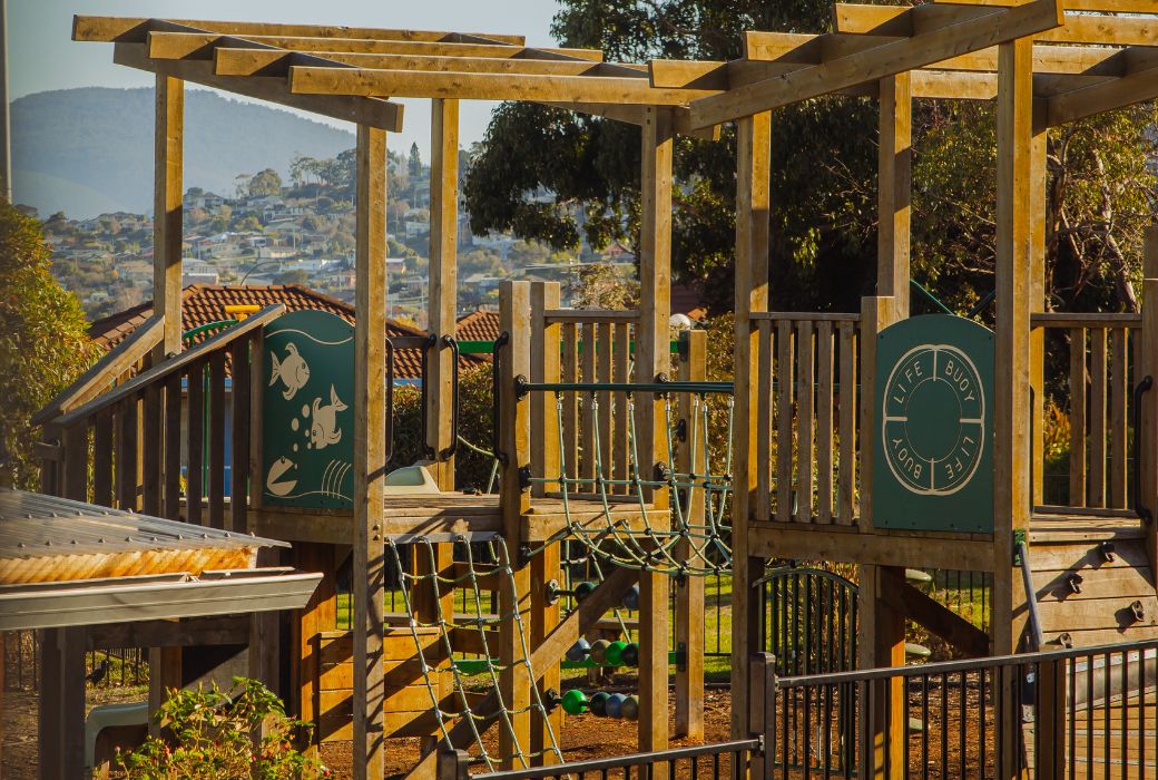 restaurants with playgrounds tasmania